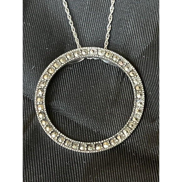 Vintage Delicate Sterling Silver & Marcasite Open Circle Pendant 1 1/4" Wide - Picture 2 of 16